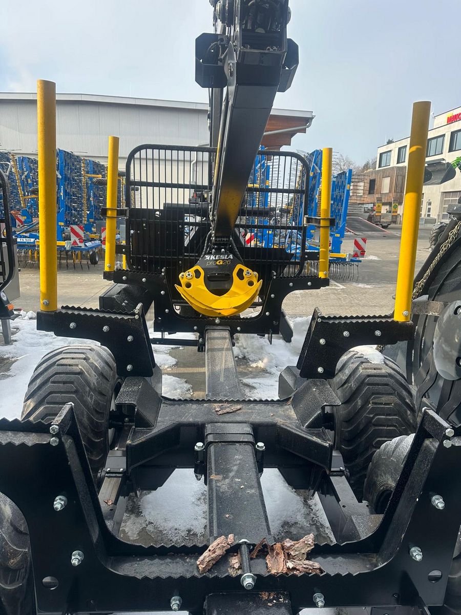 Kesla 114H mit 305T Kran 3