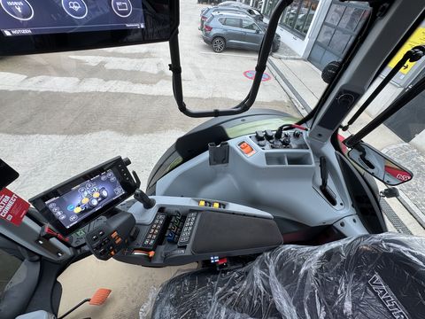 Valtra N175