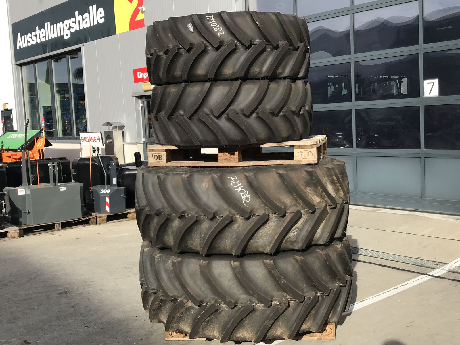 Mitas 540/65R34 + 440/65R24 mit Felgen 2
