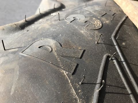 Mitas 540/65R34 + 440/65R24 mit Felgen