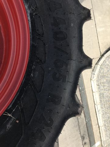 Mitas 540/65R34 + 440/65R24 mit Felgen