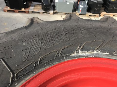 Mitas 540/65R34 + 440/65R24 mit Felgen
