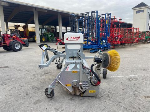 Fliegl Kehrmaschine 2300mm Dreipunkt Kat 2