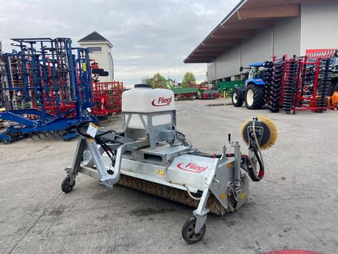 Fliegl Kehrmaschine 2300mm Dreipunkt Kat 2