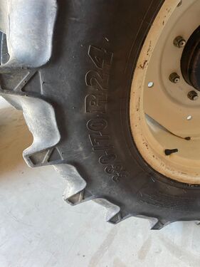 Pewag 480/70 R34 und 380/70 R24