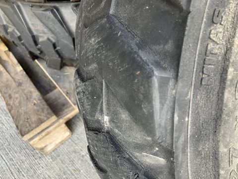 Sonstige 4x 27x8.50-15 BKT