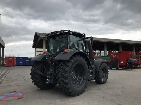 Valtra N175