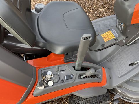 Husqvarna RC 320TS AWD inkl. Mähdeck & Schneeschild NEU