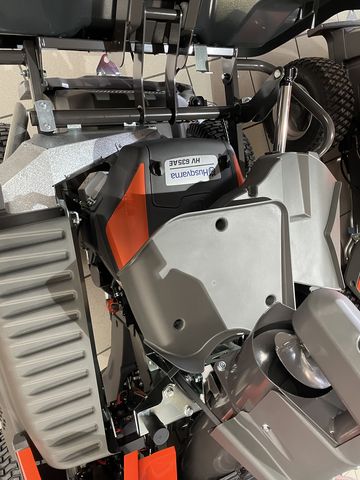 Husqvarna RC 320TS AWD inkl. Mähdeck & Schneeschild NEU