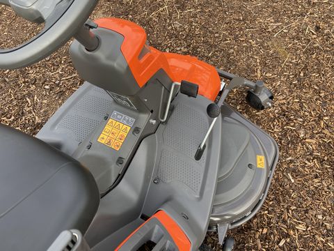 Husqvarna RC 320TS AWD inkl. Mähdeck & Schneeschild NEU