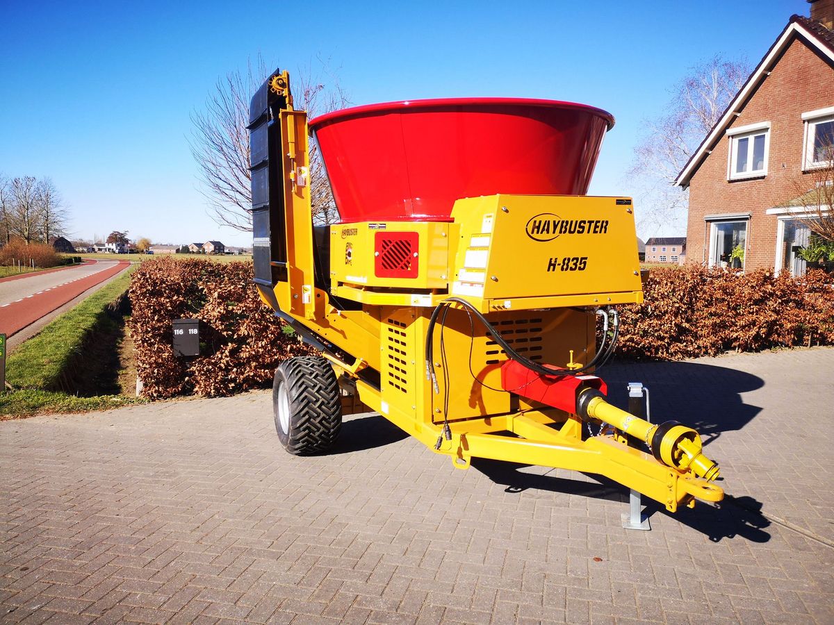 Haybuster H-835 1