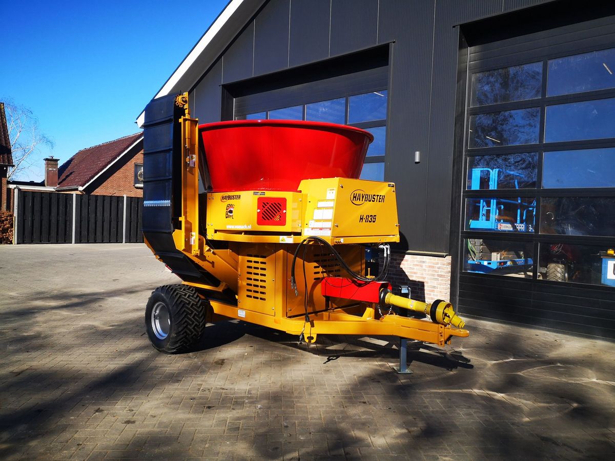 Haybuster H-835 3