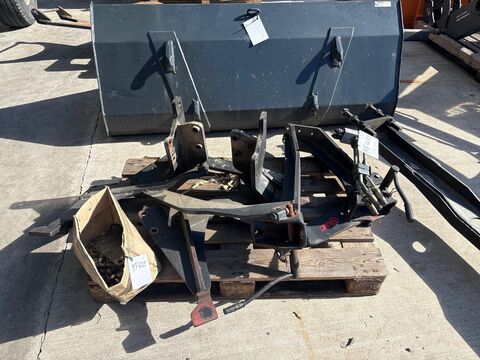 Hauer Frontladerkonsole zu Massey Ferguson 4225