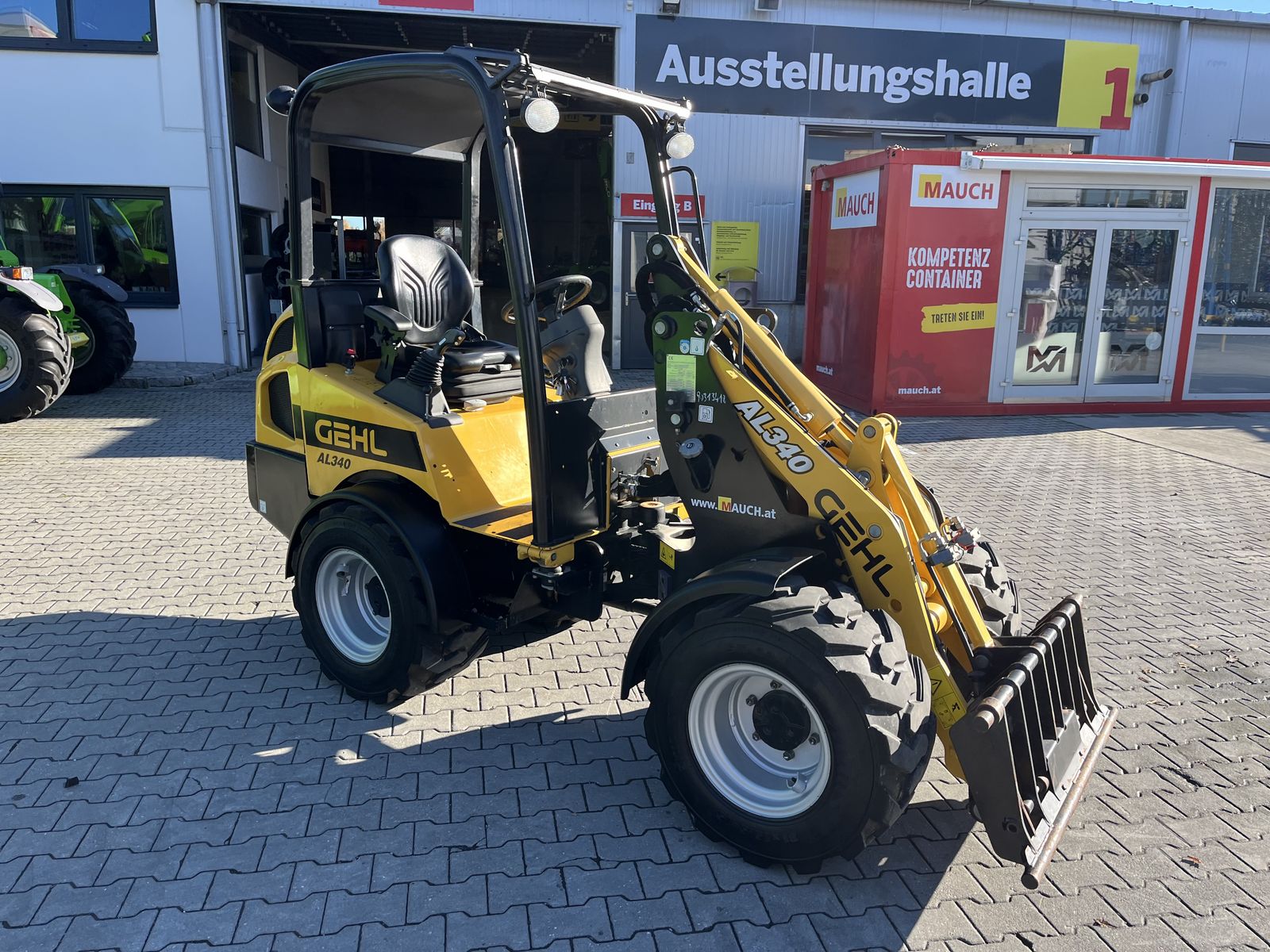 Gehl 340 mit Euroaufnahme hydraulisch 1