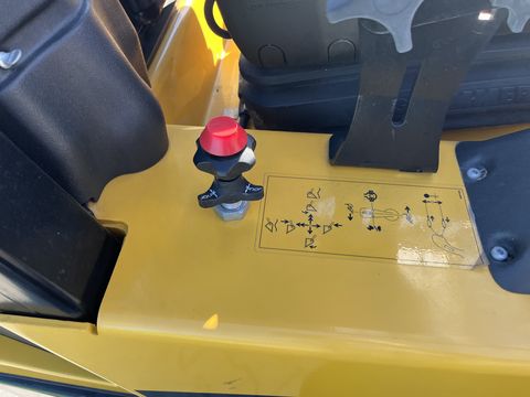 Gehl 340 mit Euroaufnahme hydraulisch