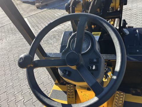 Gehl 340 mit Euroaufnahme hydraulisch