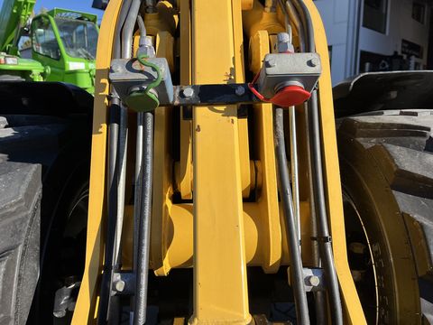 Gehl 340 mit Euroaufnahme hydraulisch