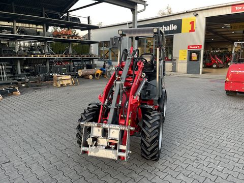 Weidemann 1350CX45 mit Mösl-Weidemann Aufnahme 30Km/h
