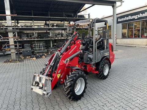 Weidemann 1350CX45 mit Mösl-Weidemann Aufnahme 30Km/h