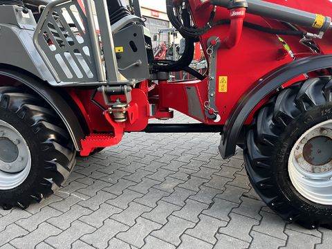 Weidemann 1350CX45 mit Mösl-Weidemann Aufnahme 30Km/h