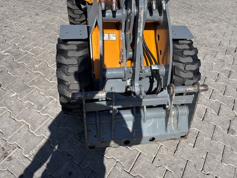 Giant 1200 mit Weidemann HV