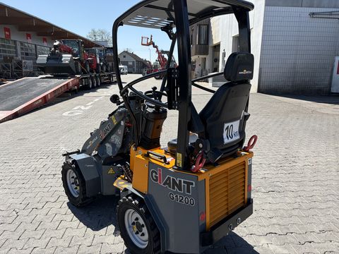 Giant 1200 mit Weidemann HV