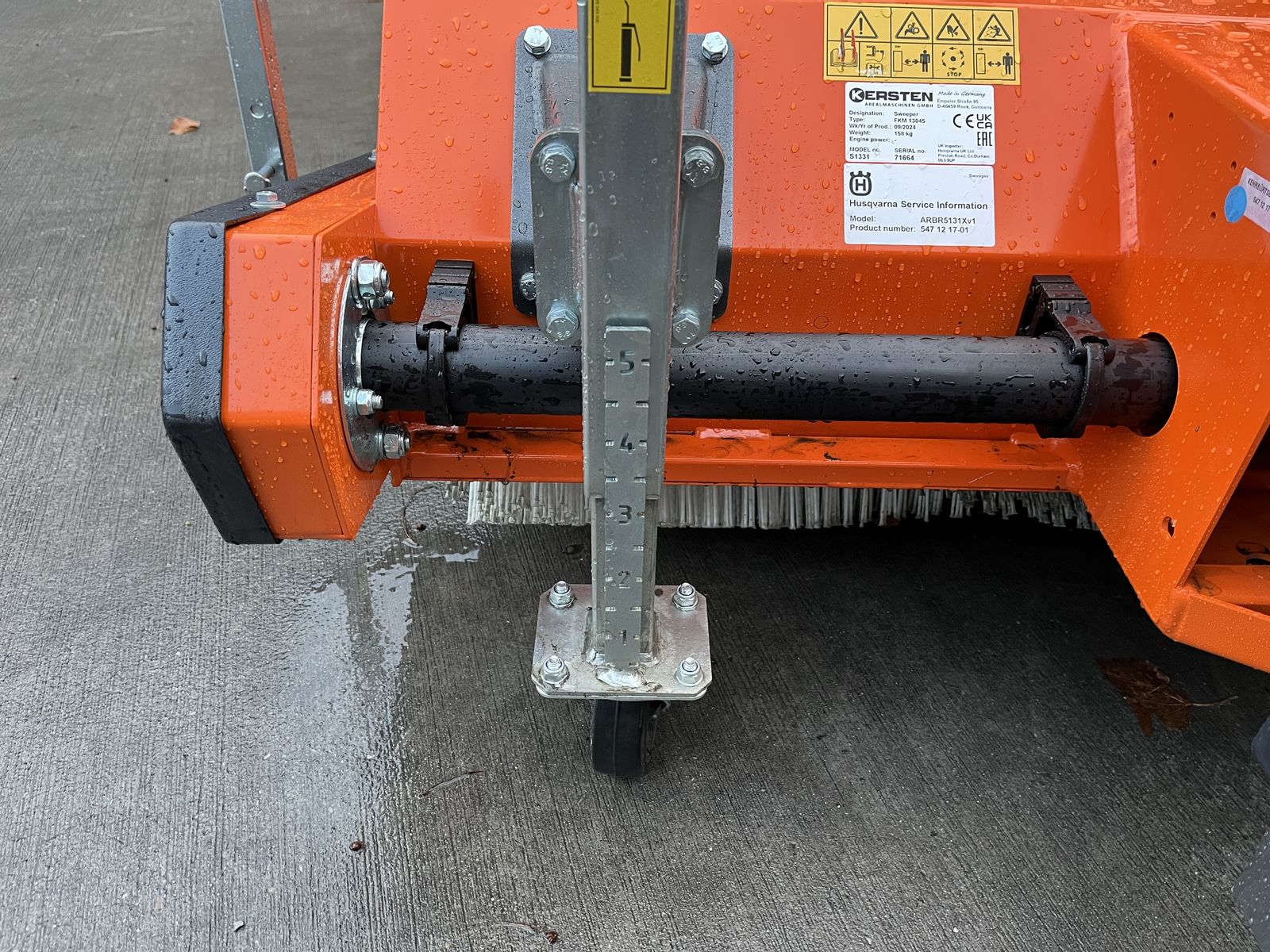 Husqvarna Kehrmaschine für 500er Serie mit Sammelwanne 2