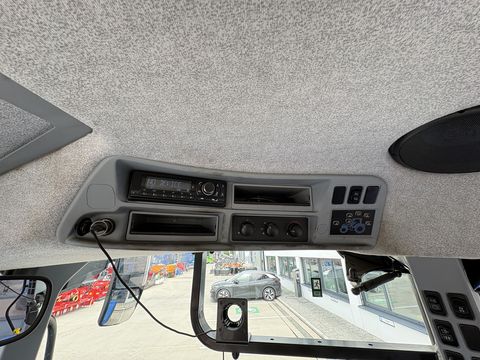 New Holland T6.180 Auto Command SideWinder II (Stage V)