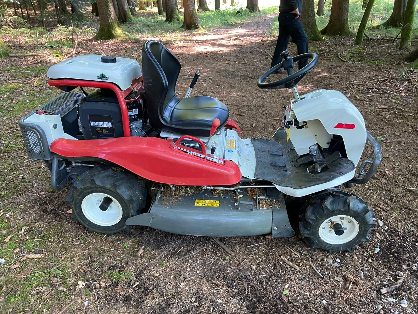 Herkules RM 982F 4 WD Gestrüppmäher - NEU 3