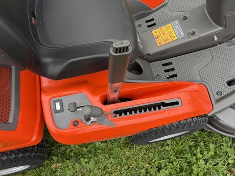 Husqvarna Rider 216TS AWD Servolenkung & Mähdeck 103cm