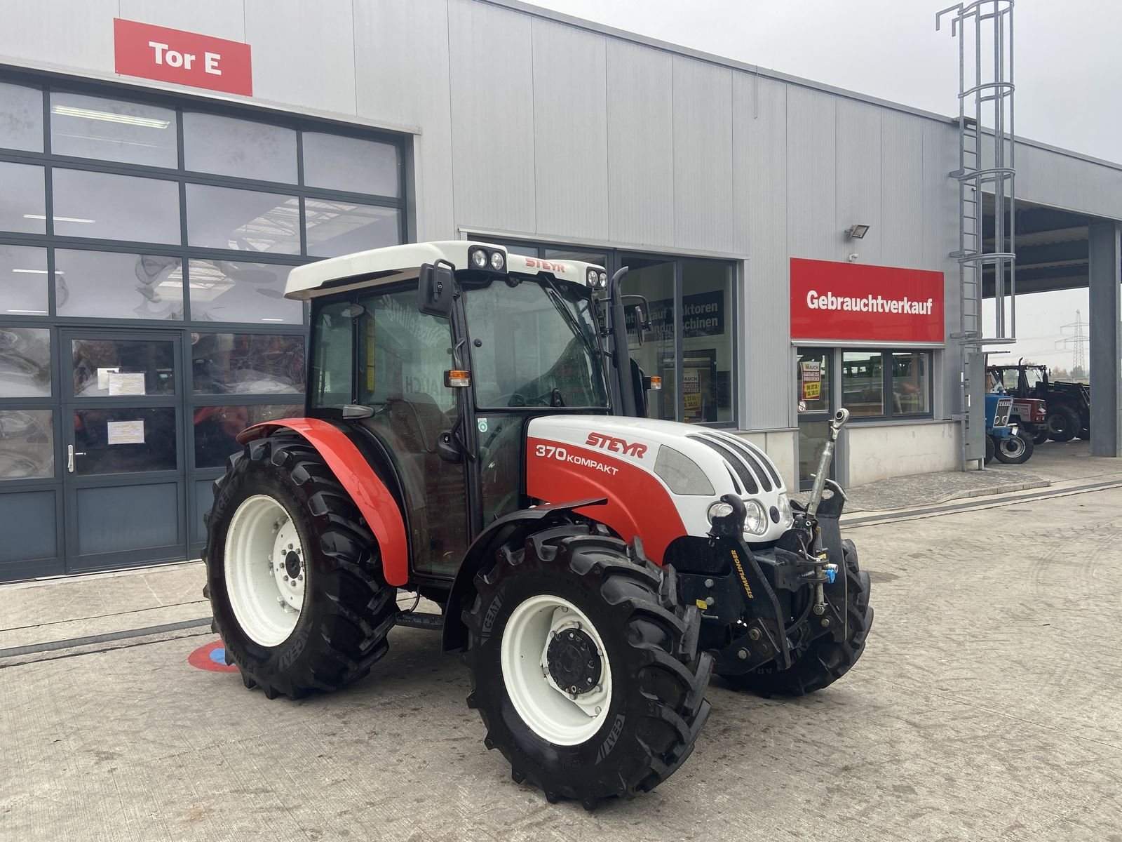 Steyr Kompakt 370 3