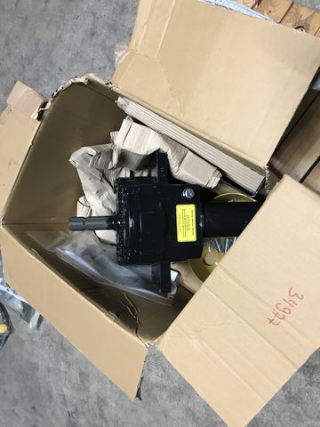 Stemplinger Frontzapfwelle zu Steyr Kompakt 4065