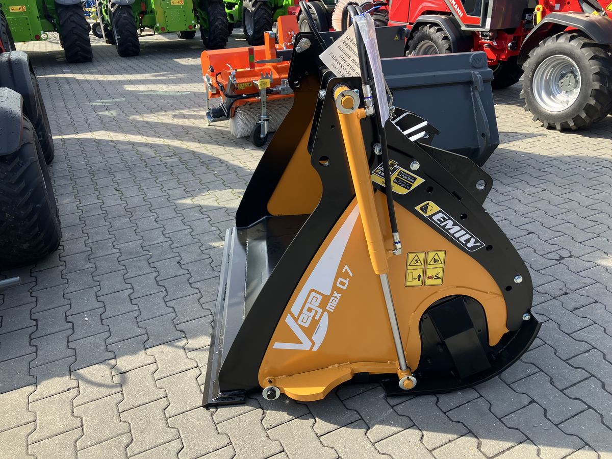 Emily Verteilschaufel Vega Max  2