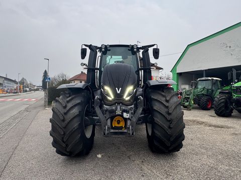 Valtra T235