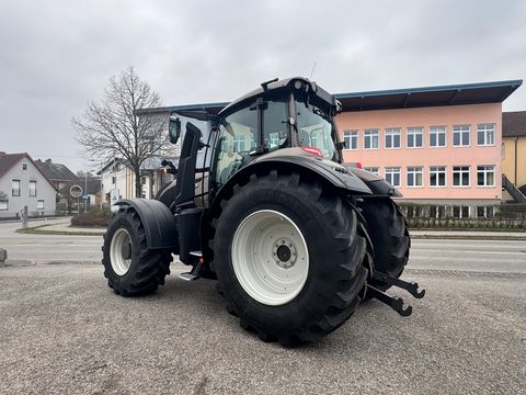 Valtra T235