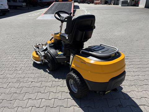 Stiga Park Pro 740IOX mit 125cm Mähdeck + V-Schild
