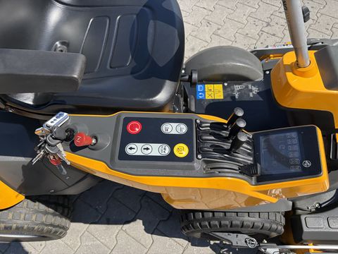 Stiga Park Pro 740IOX mit 125cm Mähdeck + V-Schild
