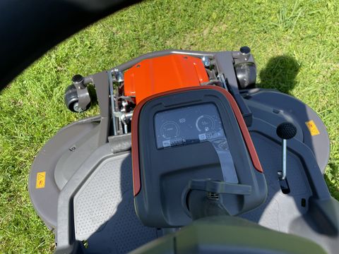 Husqvarna Rider 420TsX AWD Mähdeck 112/122cm NEUMASCHINE