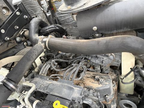 Case 221F mit Euroadapter hydraulisch