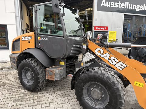 Case 221F mit Euroadapter hydraulisch
