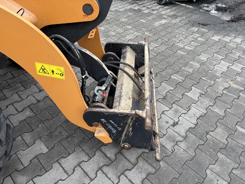 Case 221F mit Euroadapter hydraulisch