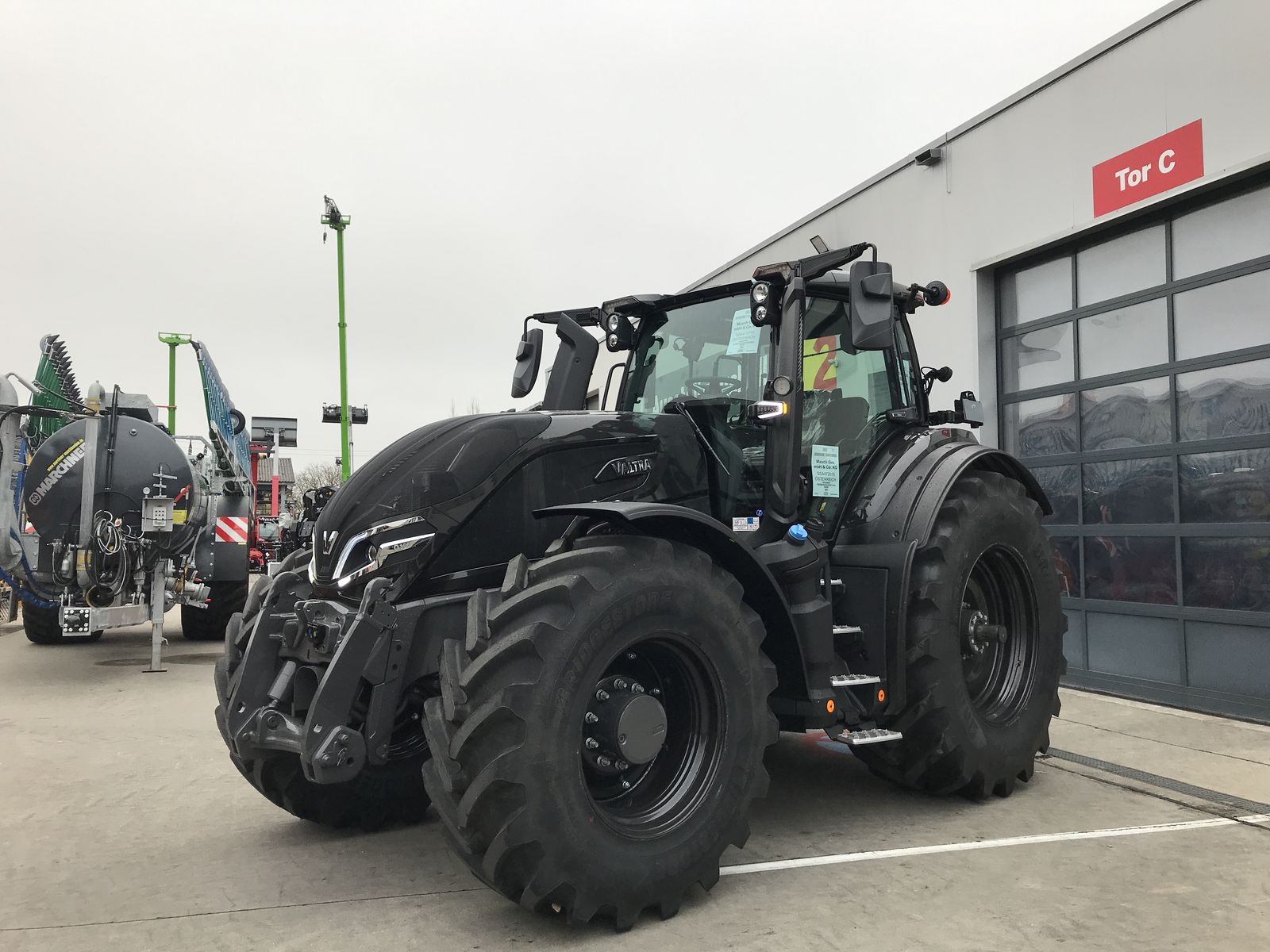 Valtra Q305 1