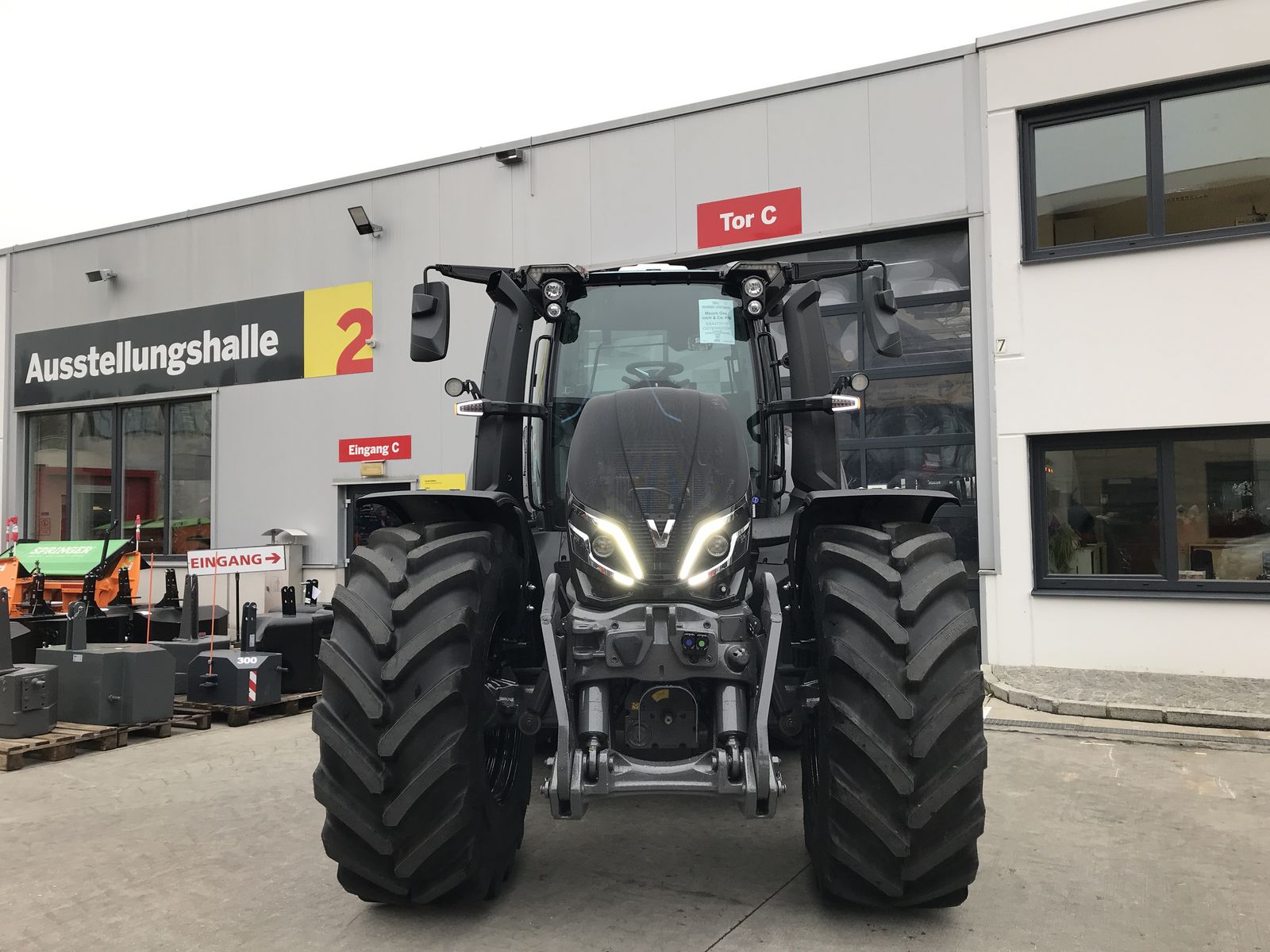 Valtra Q305 3