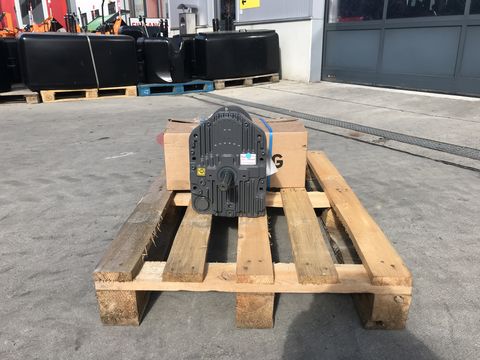 Zuidberg Frontzapfwelle zu Fendt 300 S4 + Gen4