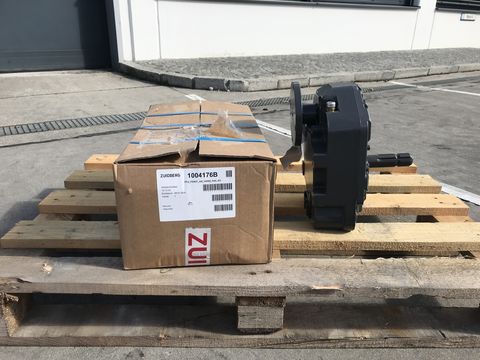 Zuidberg Frontzapfwelle zu Fendt 300 S4 + Gen4