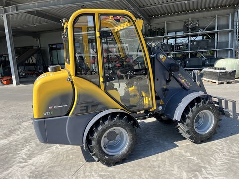 Eurotrac W12 mit Kabine Euroaufnahme
