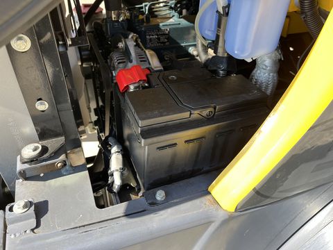 Eurotrac W12 mit Kabine Euroaufnahme