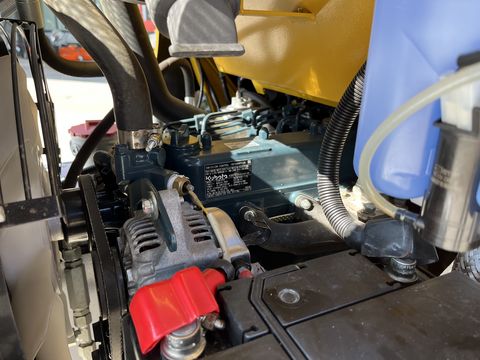 Eurotrac W12 mit Kabine Euroaufnahme