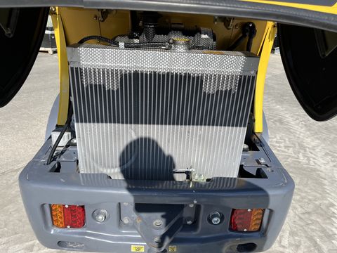Eurotrac W12 mit Kabine Euroaufnahme