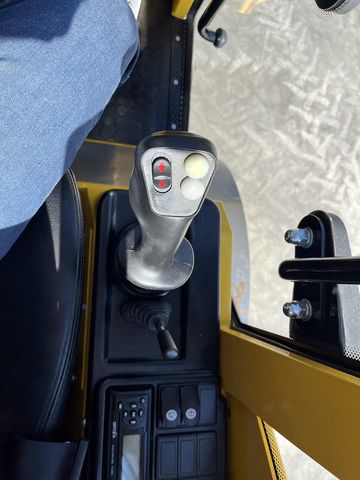 Eurotrac W12 mit Kabine Euroaufnahme
